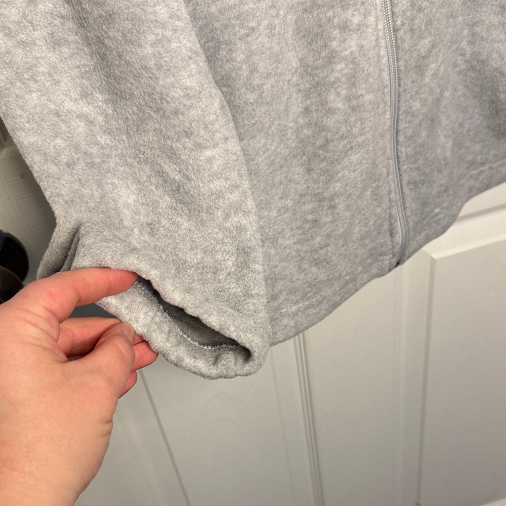 NWT Women’s Columbia Light Gray Fleece Jacket - Picture 6 of 10